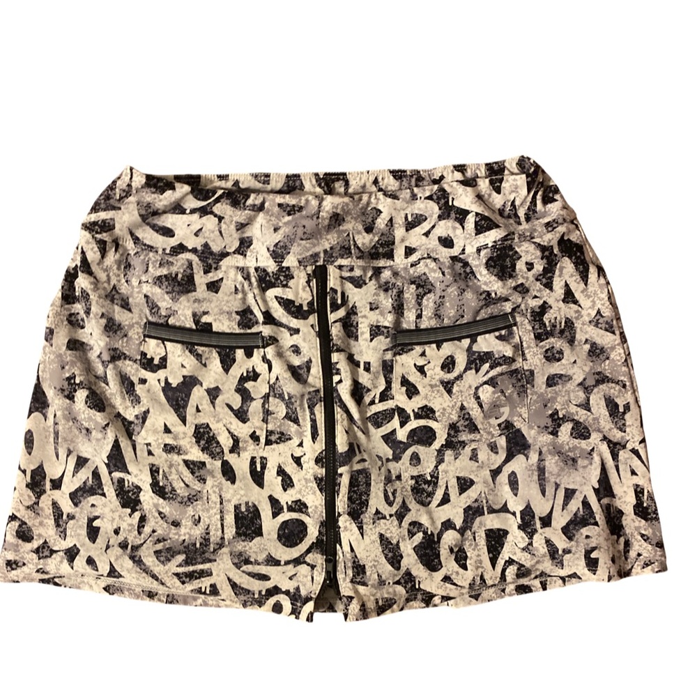 Foray Golf Black  and White Women's Skort - S gray white,polyester spandex